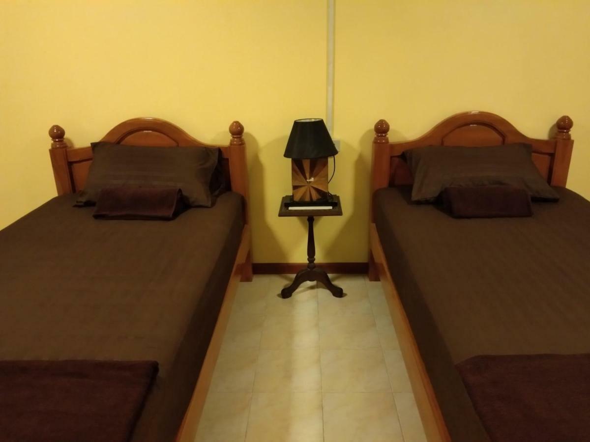 Ruan Ben Ja Don Mueang,Bangkok Hostel Banguecoque Exterior foto