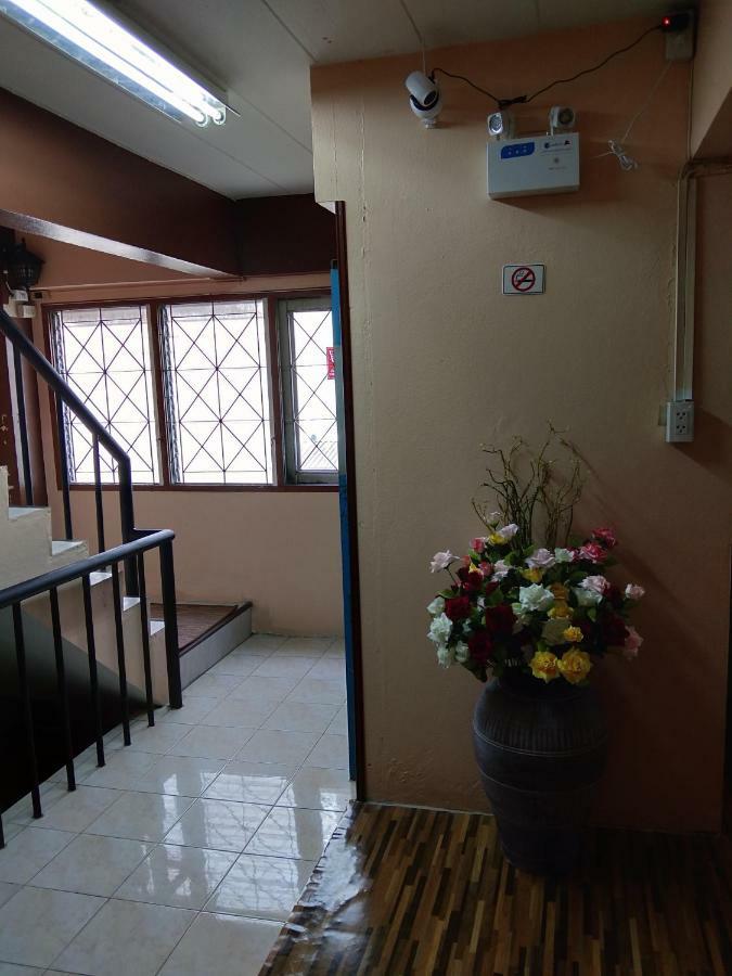 Ruan Ben Ja Don Mueang,Bangkok Hostel Banguecoque Exterior foto
